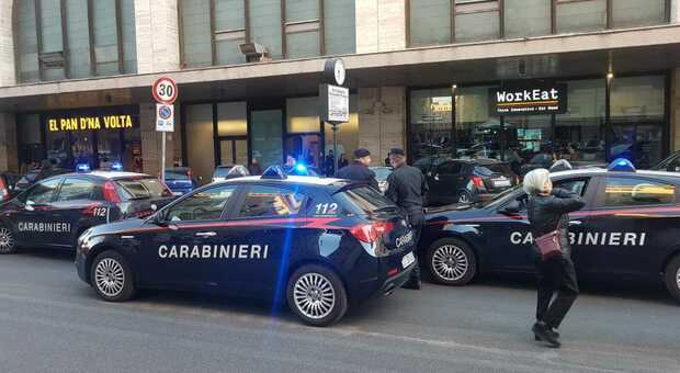 Roma, ruba defibrillatore alla stazione Termini: arrestato