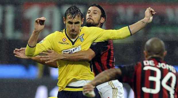 Milan-Lazio, ai piedi di Ciani Perea non è l'ombra di Klose