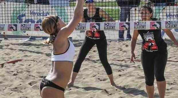 Ostia, sole e sport: in campo le bellezze del beach volley