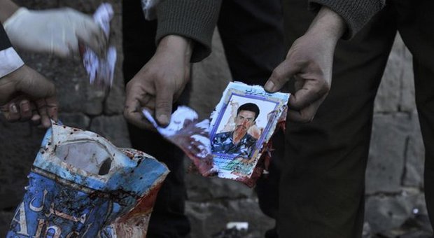 Yemen, attacco kamikaze a Sanaa: 30 morti e 40 feriti