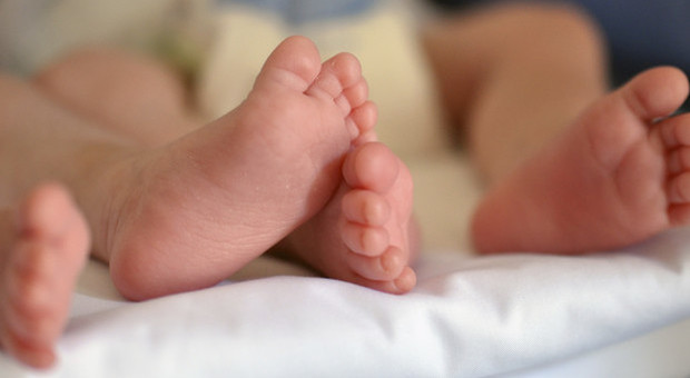 «Vendo neonato, la sorella di 4 anni è gratis», l'offerta choc su un sito di annunci online