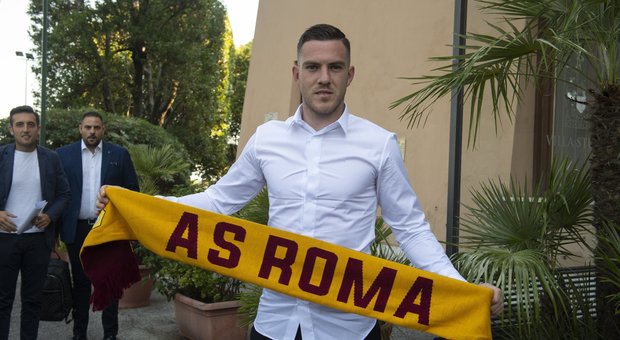 Roma, ufficializzato Veretout: «Un onore giocare in questo club»