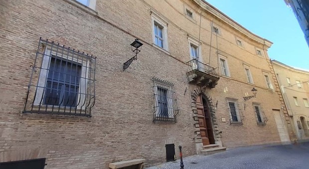 Ex Palazzo Forti a Mogliano, inizia il recupero. Stanziata la prima tranche di fondi