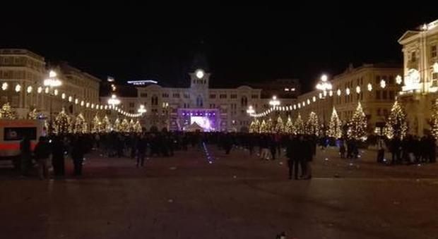 Piazza Unità prepara Il valzer da guinness: si punta a quota 1511 coppie di "ballerini"