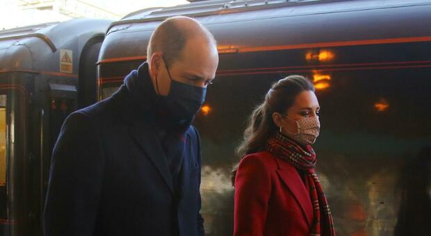 Variante inglese, Kate Middleton e William violano le regole anti Covid: la foto che fa dicutere