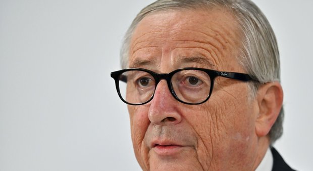 Jean Claude Juncker interrompe le vacanze per un'operazione d'urgenza