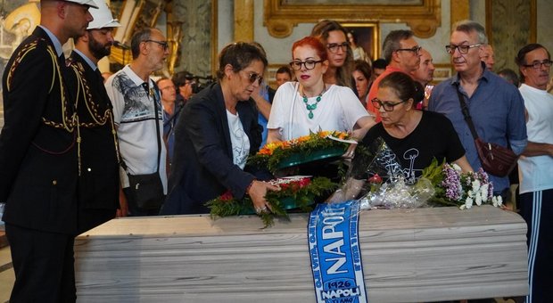 Napoli piange Luciano De Crescenzo, ecco il popolo di Bellavista: «Siamo tutti più poveri»
