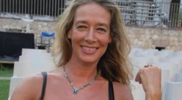 Silvia Salvarani morta dopo due settimane di agonia, la maestra di yoga investita da un camion mentre andava in bici