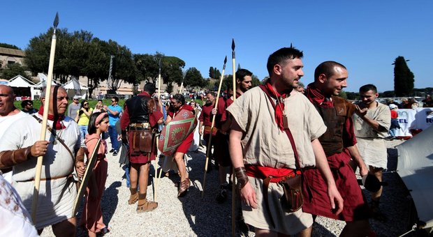 Natale di Roma, finanziamenti ancora in bilico: «Sfilata dei gladiatori al Circo Massimo a rischio»