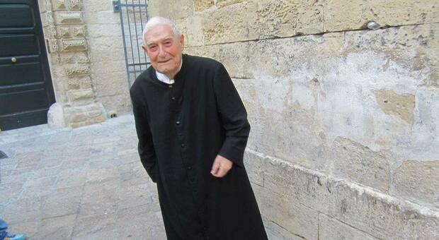 Addio a Franco Lupo, sacerdote e poeta dialettale. Sua la famosa poesia sulle "pittule"