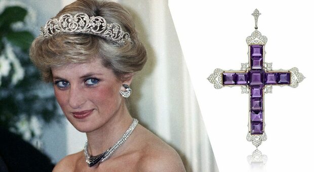 Lady Diana, all'asta la croce Attallah: il gioiello misterioso della principessa riapparso dopo 35 anni