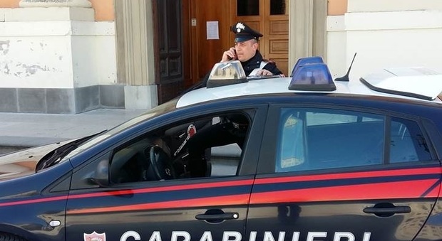 Pesaro, ruba l'auto al turista e chiede 1.600 euro di riscatto: arrestato