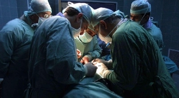 Due pazienti non curano il mal di gola e il virus attacca i reni
