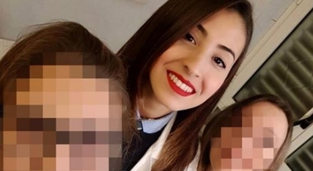 Morta la studentessa 19enne travolta da un'auto pirata a Pietrasanta, in Versilia