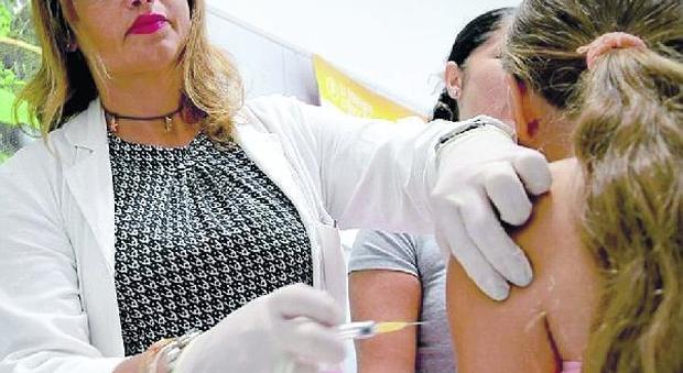 Vaccini, a Roma caos tra Asl e municipi per i certificati per le scuole