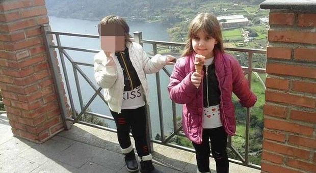 Rabbia per Nicole, morta in auto a 8 anni: «Il padre l'ha uccisa, non lo perdoneremo mai»