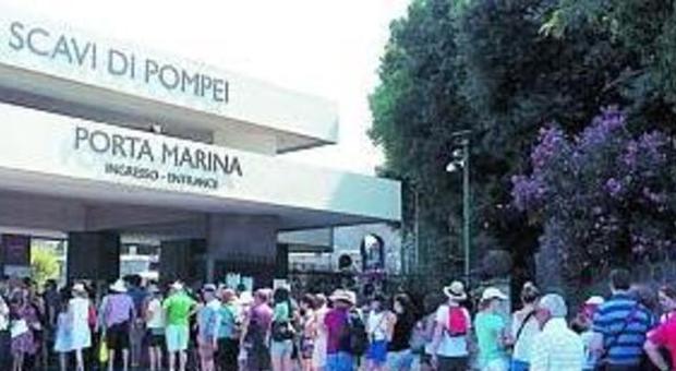 Pompei, assemblea selvaggia turisti in fila: Ã¨ caos Scavi