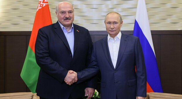Putin e Lukhashenko, cosa significa l'entrata in guerra della Bielorussia al fianco della Russia? «Nato e Ue vogliono colpirci»