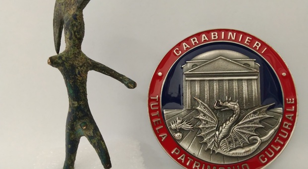 Statuetta etrusca venduta su internet denunciato cinquantenne ternano