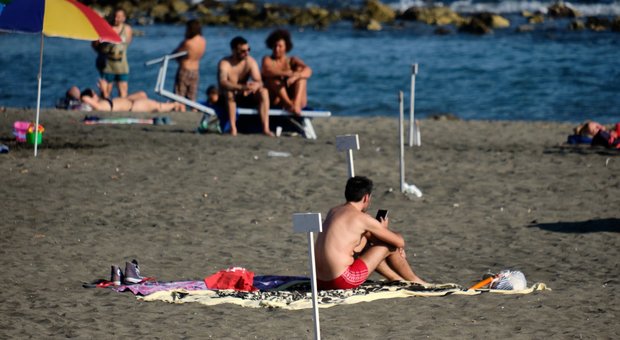 Spiagge, presenze a picco a giugno: colpa del Covid e del maltempo. In Campania - 70%