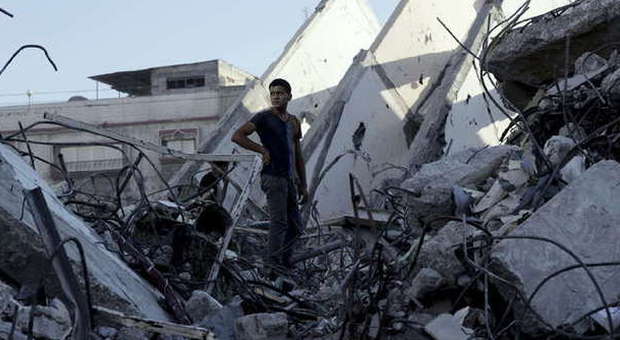 Gaza, tregua dopo 50 giorni di guerra. Firmato cessate il fuoco "illimitato". Usa: sostegno totale all'accordo