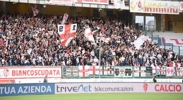 Padova in finale per la B: battuto 2-1 il Catanzaro al 95', Euganeo in delirio