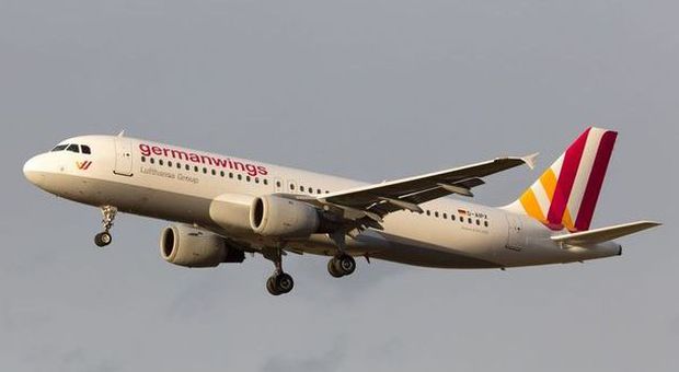 Paura sull'aereo Germanwings Bonn-Venezia: "Perde carburante, a bordo 123 passeggeri"
