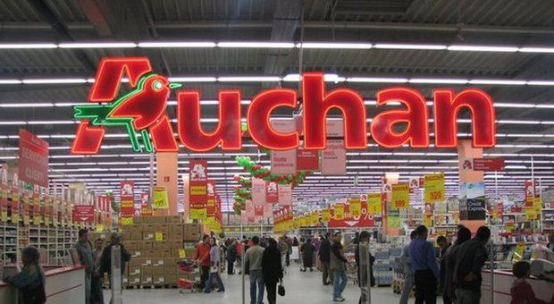 Centro commerciale Auchan, apertura a Santo Stefano: arriva l'altolà della Chiesa
