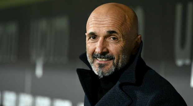 Ufficiale Napoli, l'annuncio di De Laurentiis: «Spalletti è il nuovo allenatore»