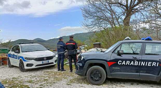 Nocera Umbra, blitz della polizia locale e dei carabinieri: scoperta discarica abusiva