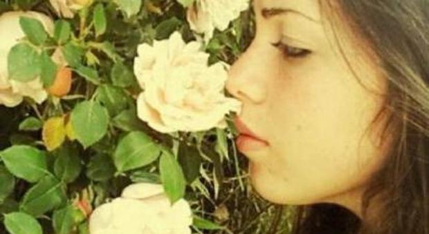 Addio a Eleonora tra fiori e affetto I genitori rifiutarono la chemio