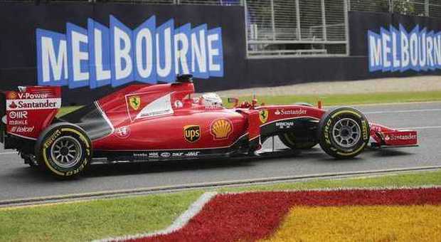 Gp d'Australia, Hamilton in pole. La Ferrari di Vettel in seconda fila, Raikkonen quinto