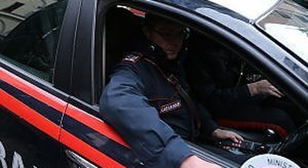 Presa a coltellate per un cellulare, turista russa ricoverata: due arresti