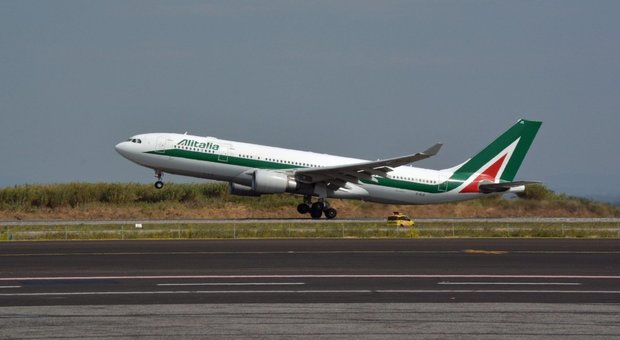 Ecco le compagnie aeree che hanno cancellato i voli, anche Alitalia razionalizza le sue rotte