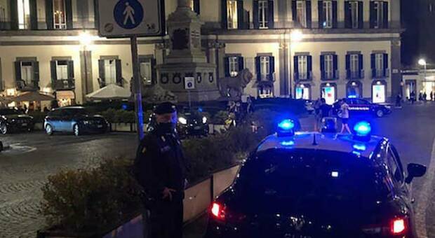 Covid, raffica di controlli notturni a Napoli: fioccano ben 104 sanzioni