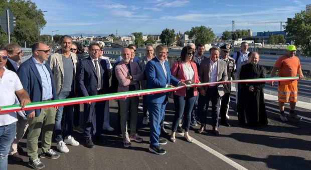 Inaugurata la nuova viabilità via Torino-via della Libertà: tre anni di lavoro e venti milioni di euro. Brugnaro al taglio del nastro
