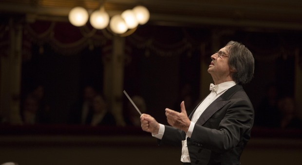 Il maestro Riccardo Muti torna al Teatro alla Scala: concerto l'11 maggio con i Wiener Philharmoniker