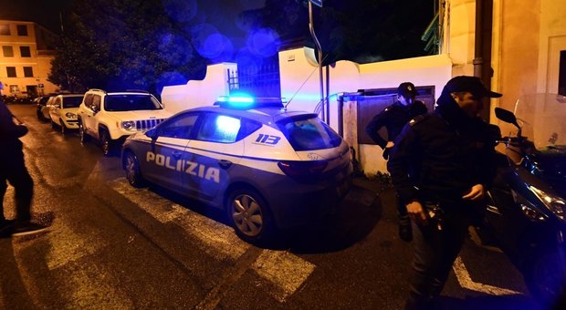 Genova, uccide una donna e tenta il suicidio: l'assassino sarebbe l'ex marito