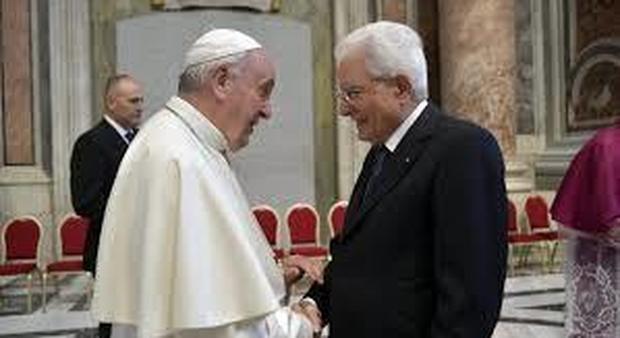 Mattarella al Papa: «Grazie per la speranza che infonde agli italiani e per avere pregato a San Marcello»