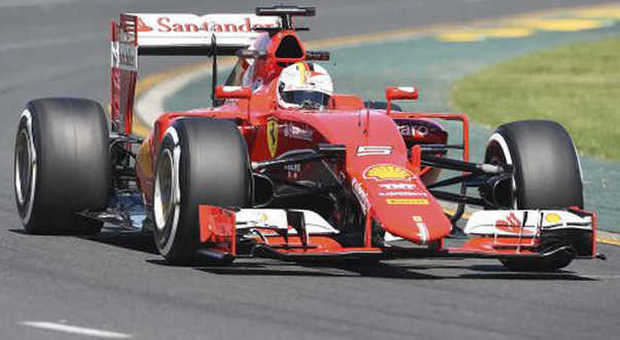 La Ferrari di Sebastian Vettel all'Albert Park di Melbourne