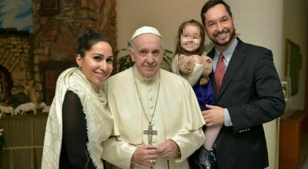 Papa Francesco con Leonid Sevastianov in una udienza in Vaticano con la famiglia