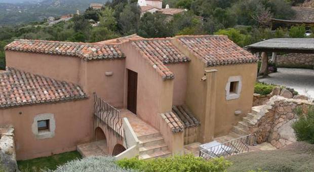 Cade a pezzi la villa delle vacanze in Sardegna di Formigoni