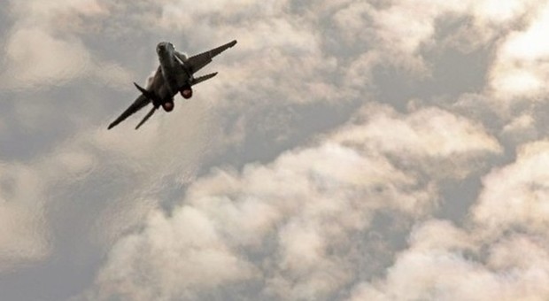 Jet abbattuto al confine tra Siria e Turchia Ankara: "Aveva violato lo spazio aereo"