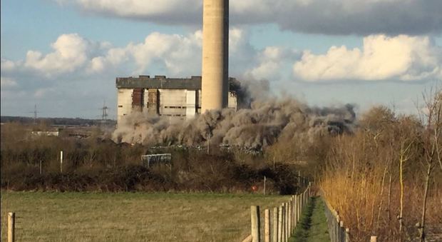 Gran Bretagna, esplode una centrale elettrica chiusa: almeno un morto