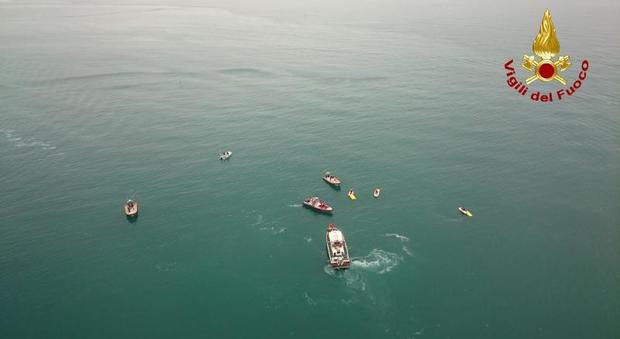 Sommozzatori e soccorsi al recupero del turista tedesco annegato a Ca' Savio
