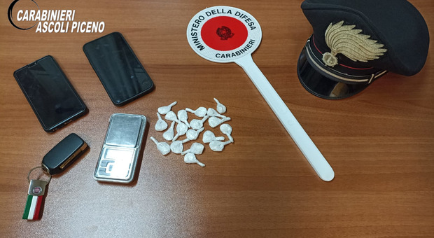 Fermato con 19 dosi di cocaina, in manette ad Ascoli un giovane albanese