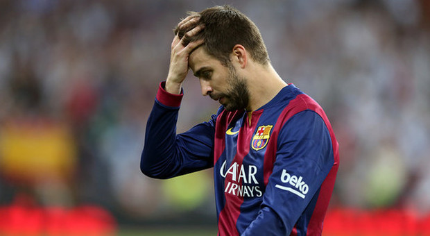 Barcellona, Piqué squalificato per 4 giornate e multa da 3 mila euro per gli insulti al guardalinee