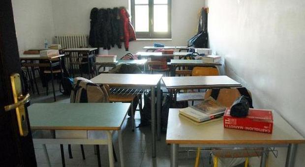Un’allieva si ammala di tifo genitori in rivolta, scuola chiusa in provincia di Napoli
