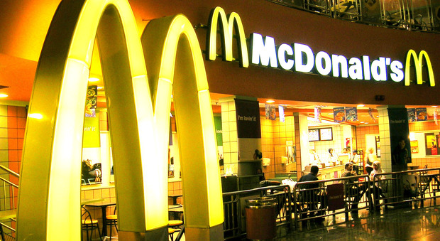 McDonald's, filetto di pesce e patatine: ecco cosa non andrebbe mangiato per i dipendenti dei fast food -Guarda