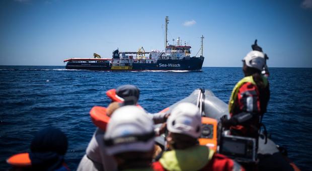 Migranti, dissequestrata la nave Sea Watch